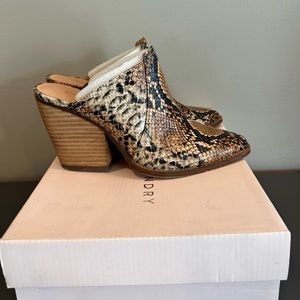 Chinese Laundry Beaute Mule